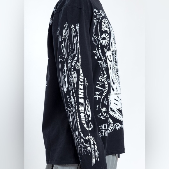 Like New Charles Jeffrey Loverboy Designer Long Sleeve Graphic Tee in Blk sz Med - Picture 4 of 9